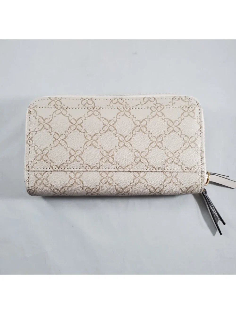 Nine West Norah Large Double Zip Around Wallet Clutch Beige Geometric Pattern
